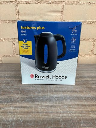 Hervidor Russell Hobbs Textures 2400W Negro