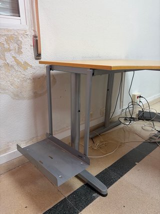 Mesa de oficina ergonómica en madera
