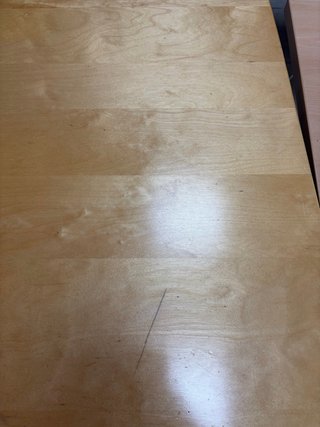Mesa de oficina ergonómica en madera