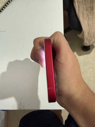 iPhone 13 Rosso - Batteria 82%
