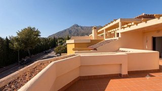 Casa adosada en alquiler en Nagüeles Alto en Marbella