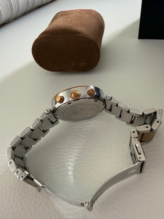 Reloj Michael Kors Dorado con esfera azul