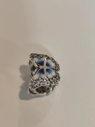 Charm Mariposa Pandora Azul y Plata