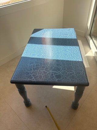 Mesita auxiliar azul de madera