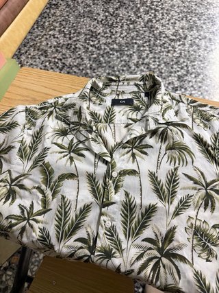 Camisa C&A Estampado Palmeras