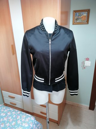 Cazadora Guess + regalo