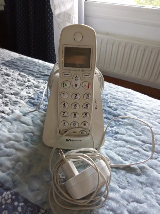 Teléfono Inalámbrico Famitel AT 180 Blanco