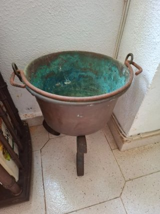 Caldero o Macetero de Cobre con Soporte