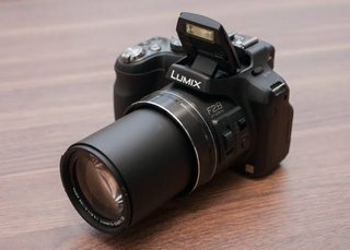 Fotocamera Panasonic Lumix FZ200 Leica