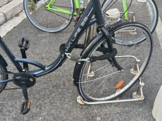 Bicicleta Urbana Azul con Cesta