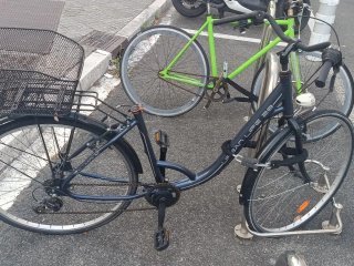 Bicicleta Urbana Azul con Cesta