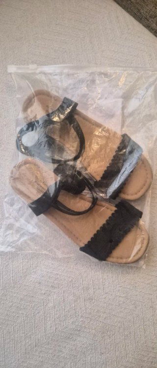 Sandalias negras talla 36, nuevas!!!
