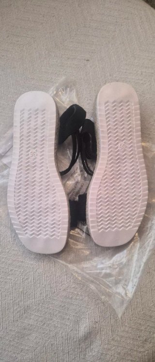 Sandalias negras talla 36, nuevas!!!