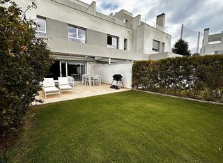 Casa adosada en alquiler en La Cala Golf - Lagar Martell en Mijas