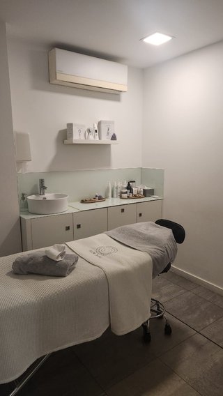 R-7940599 Traspaso Centro de Estetica en Figueres