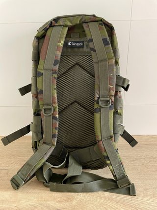 Mochila táctica 20 Litros pixelado boscoso.