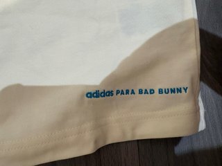 Camiseta Adidas x Bad Bunny Color Crema