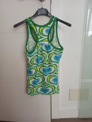 Camiseta Bershka Corazones Talla S