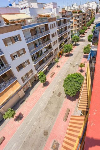 Piso en venta en Los Remedios en Sevilla