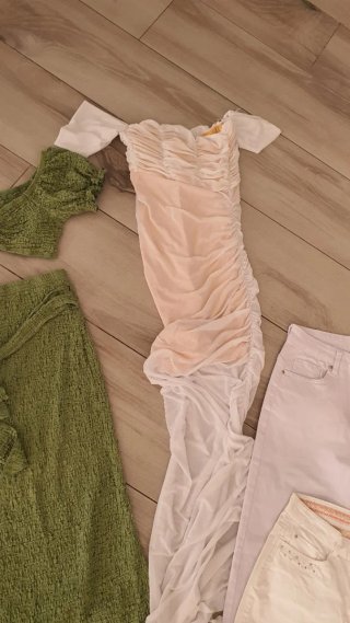 Lote Ropa Mujer: Vestidos y Pantalones
