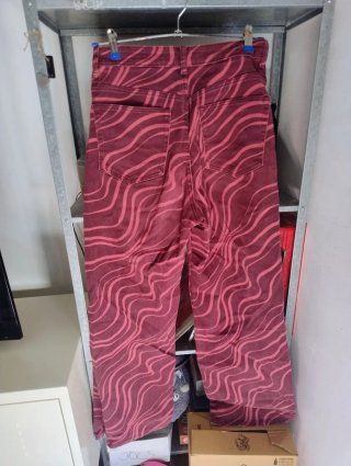 Pantalones anchos con estampado ondulado