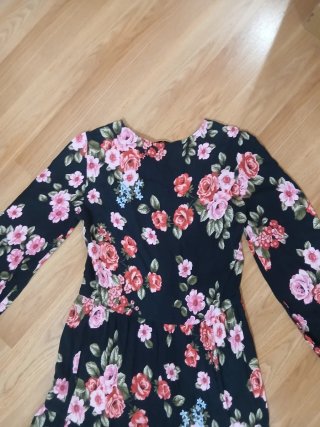 Vestido largo floral negro y rosa