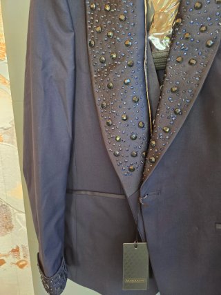 Traje de boda azul y negro