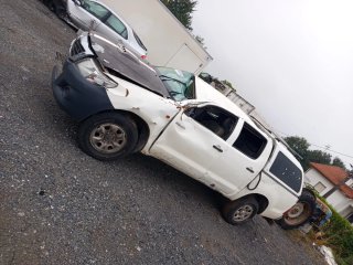 TOYOTA HILUX (PARA DESPIECE)