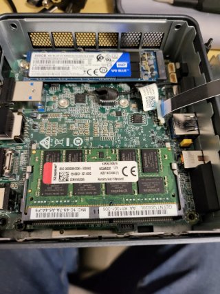 Intel NUC 10 i5 16GB RAM 500GB SSD