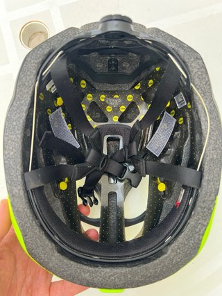 Casco Oakley ARO5 MIPS Amarillo Flúor talla M