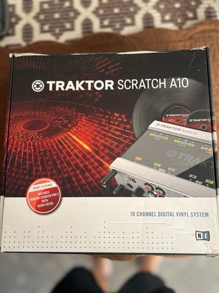 Traktor Audio 10 + Cables RCA