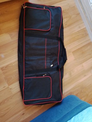 Fondello per pianoforte nero con bordi rossi