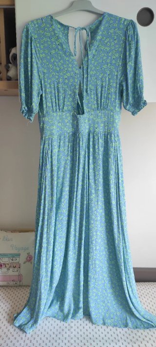 Vestido floral azul y verde manga corta