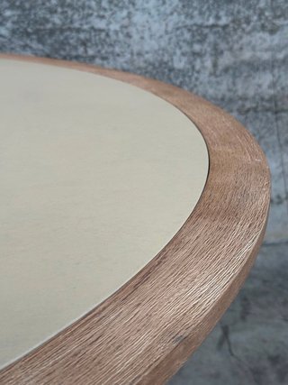 Mesa redonda Julieta de polycemento beige y madera maciza de acacia Ø 120 cm FSC 100%