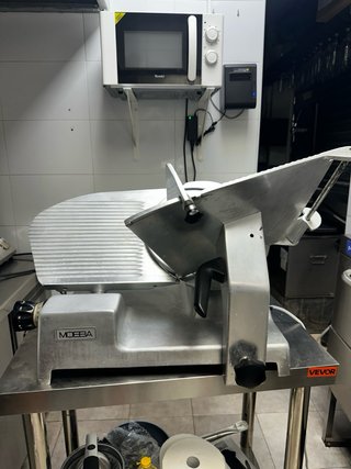 Cortadora de fiambre profesional MOBBA