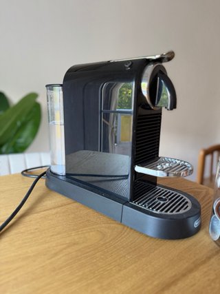 Cafetera Nespresso DeLonghi Citiz Negra