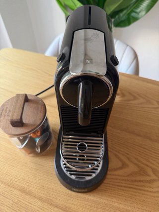 Cafetera Nespresso DeLonghi Citiz Negra