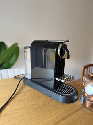 Cafetera Nespresso DeLonghi Citiz Negra