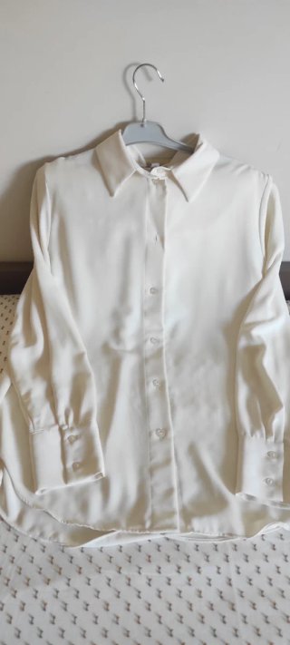 Camisa beige mujer