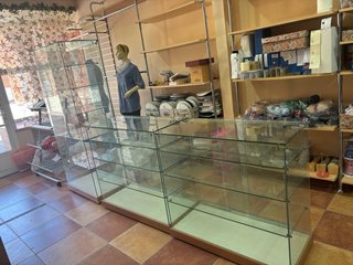 Expositores Tienda Cristal y Metal