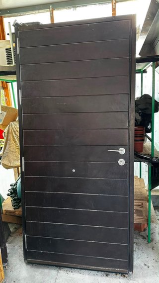 Puerta principal blindada