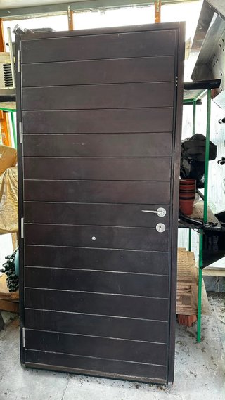 Puerta principal blindada
