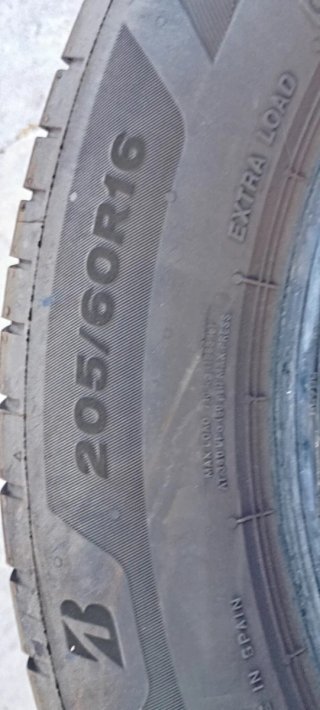 Bridgestone 205/60 R16 96V Neumático