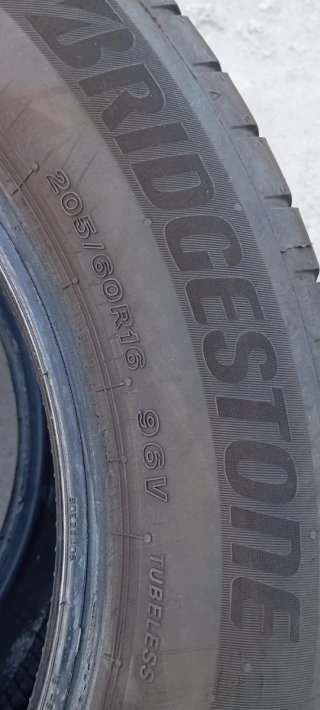 Bridgestone 205/60 R16 96V Neumático
