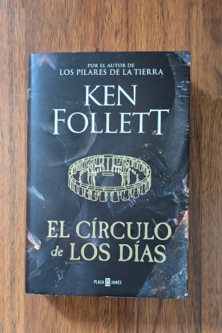El círculo de los días, Ken Follet