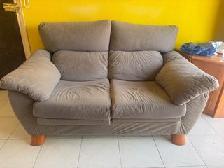 Sofá de 2 plazas beige