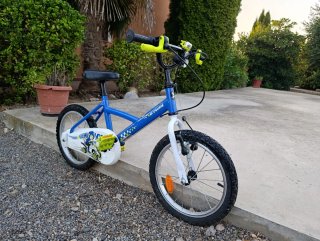 Bicicleta infantil BTWIN blu e bianca