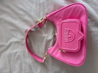 Bolso rosa con monedero Chiara Ferragni
