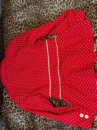 Blazer rojo con lunares blancos