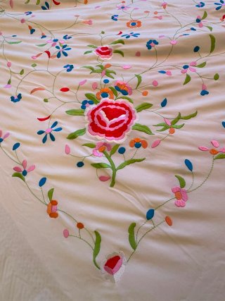 Mantón de Manila bordado floral